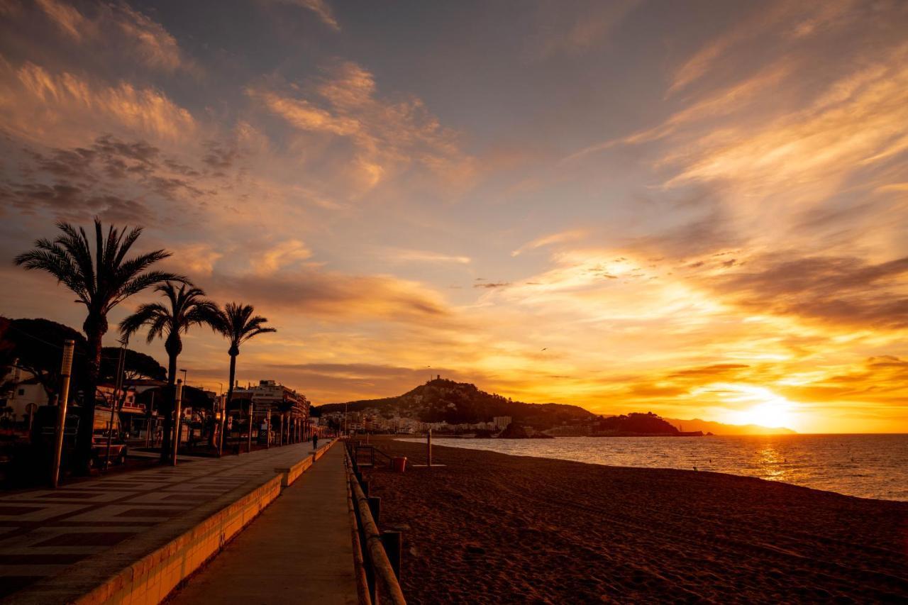 Apartamento Séptimo cielo primera línea de mar Blanes Esterno foto
